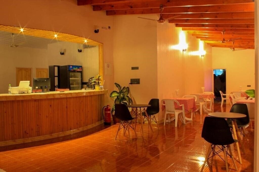 Zdjęcie Evila Inn Thoddoo 1*