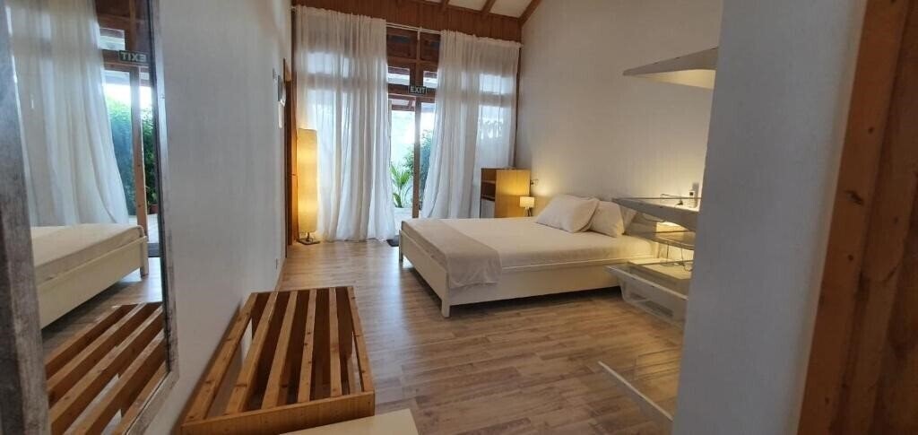 Фото Origami Inn Himandhoo Guest House гостиный двор