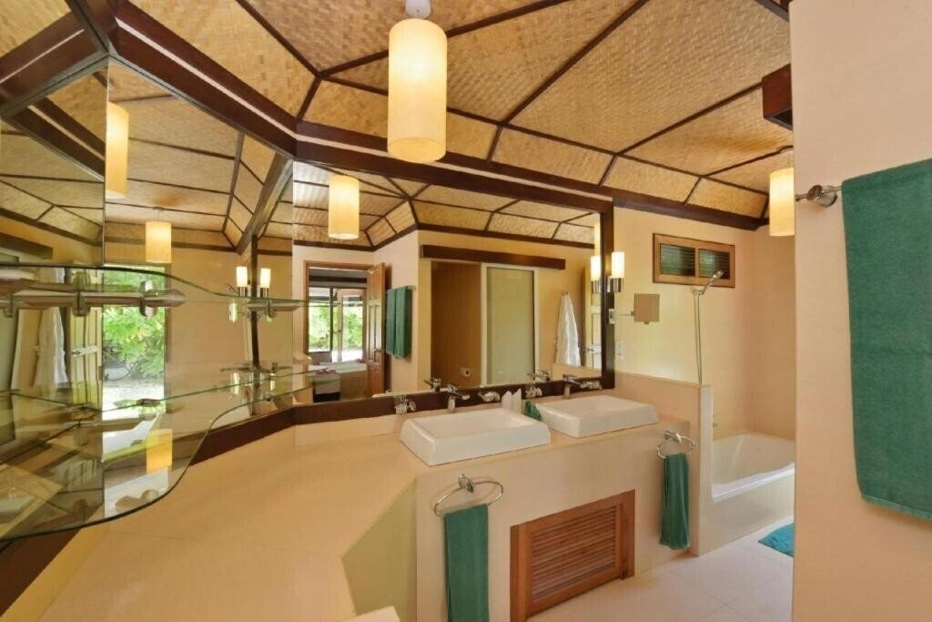 Фотографія Angaga Island Resort & Spa 4*