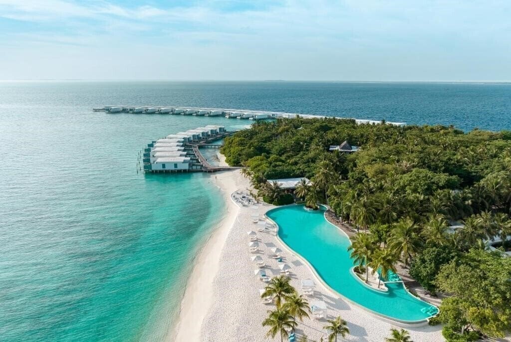 Готель Amilla Maldives Resort and Residences 5*