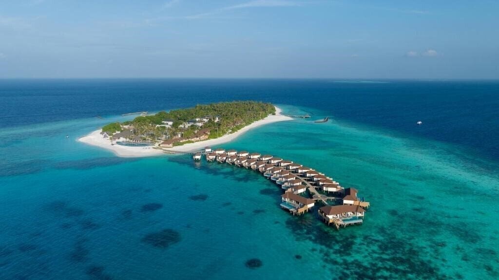 Hotel Avani Fares Maldives Resort 5*