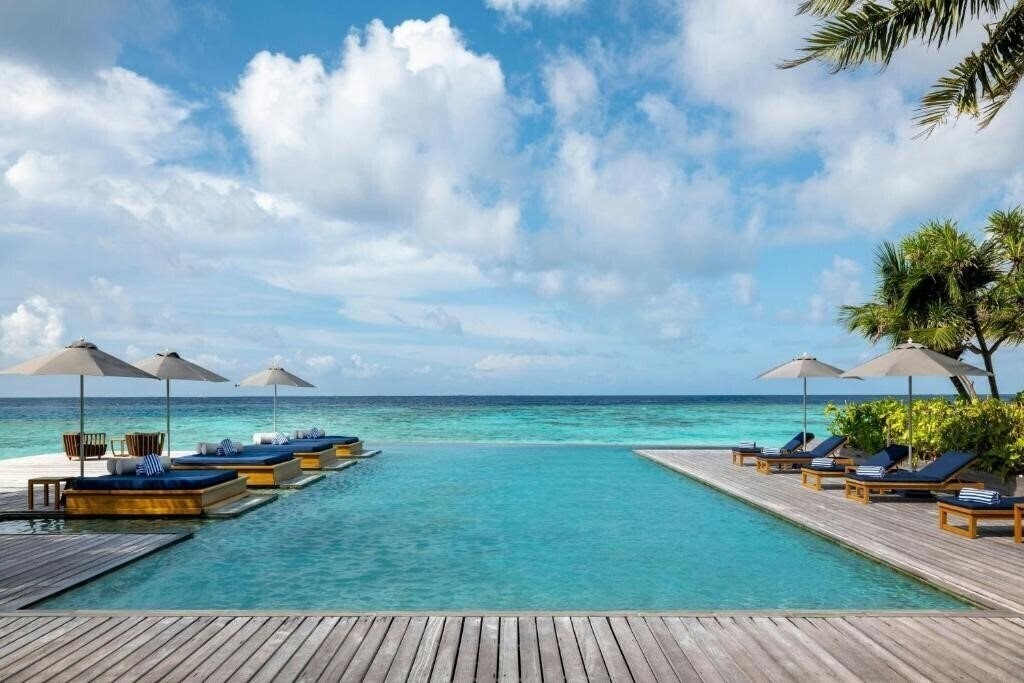 Отель The Halcyon Private Isles Maldives, Autograph Collection 5*