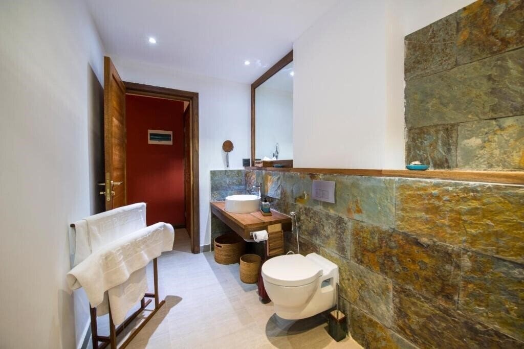 Фото The Barefoot Eco Hotel 4*