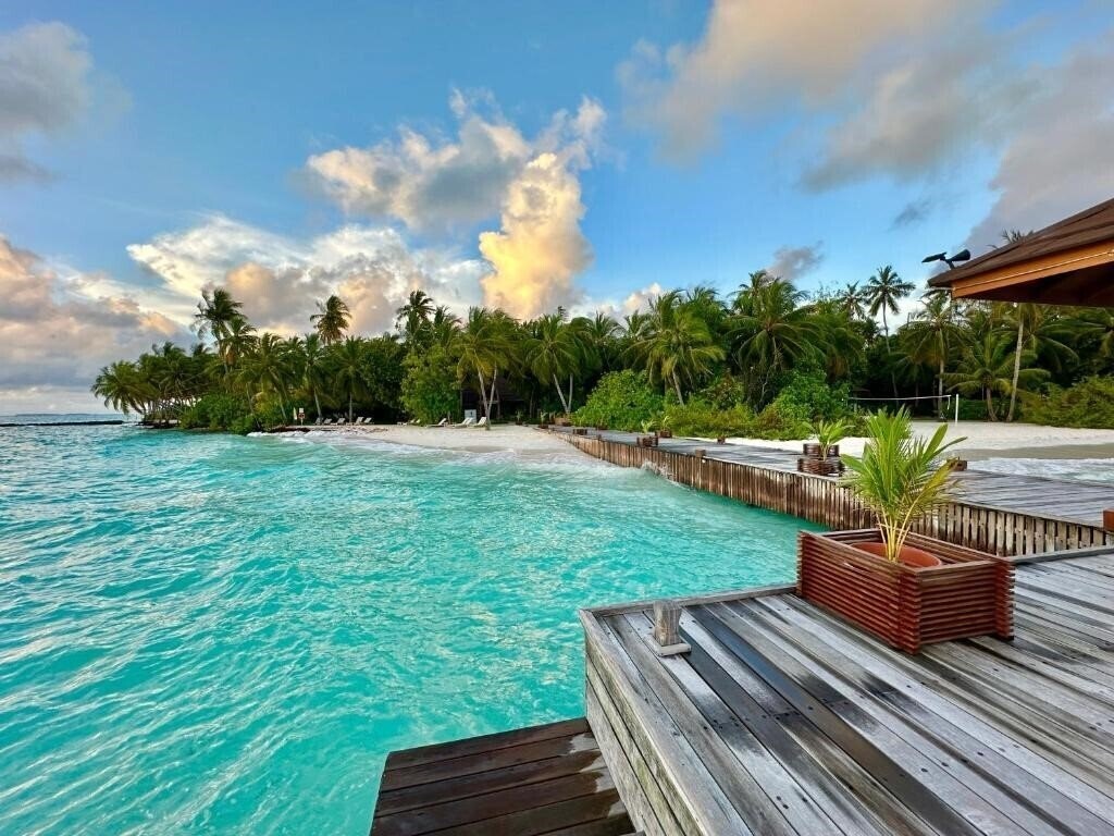 Фотографія Fiyavalhu Maldives 4*