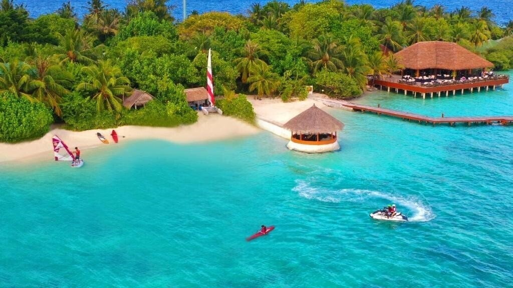 Zdjęcie Eriyadu Island Resort 4*