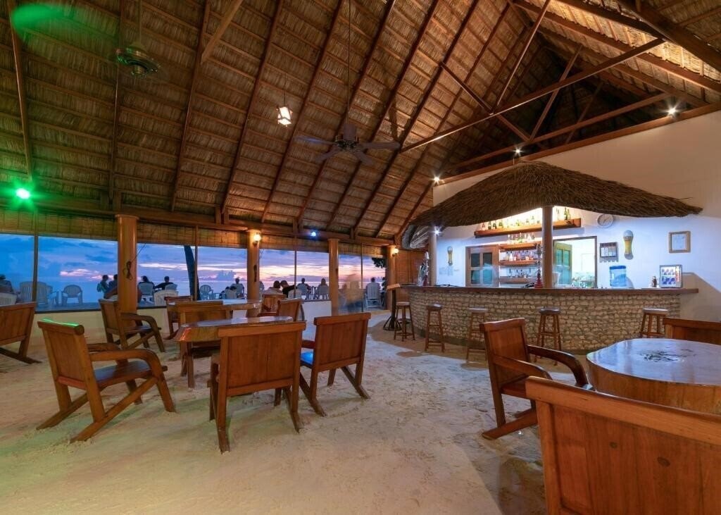 Картинка Fihalhohi Tourist Resort 3*