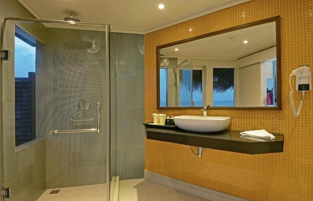 Фотографія Adaaran Club Rannalhi 4*