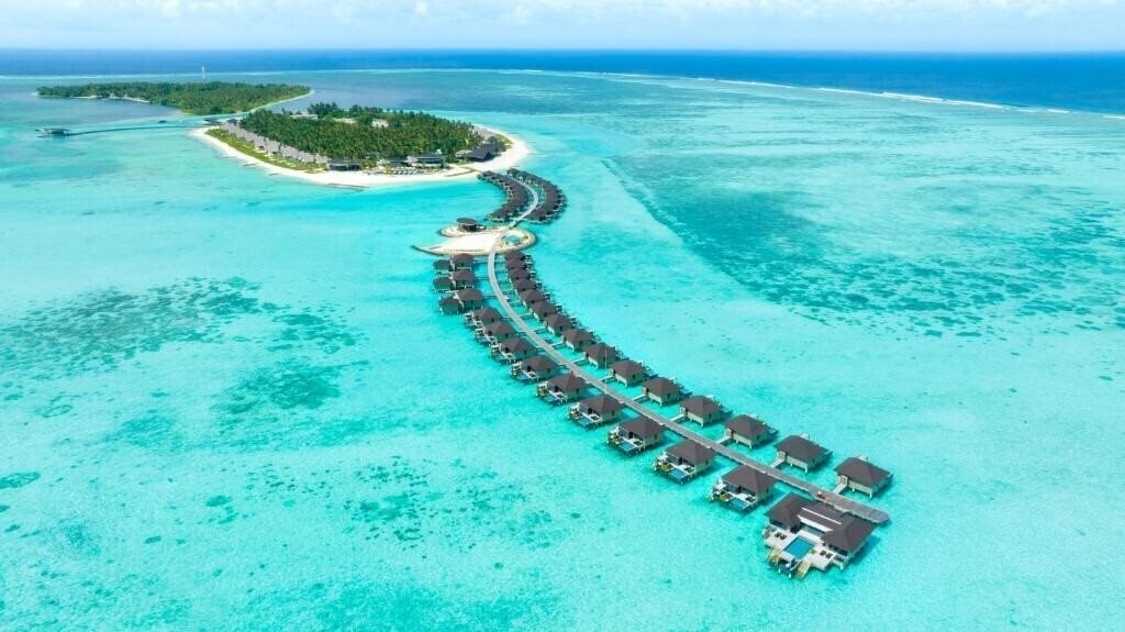 Отель Madifushi Private Island 5*