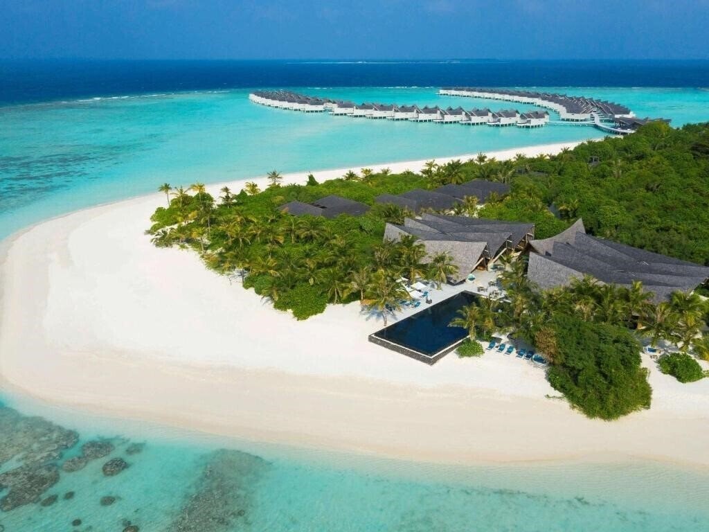 Фотография Movenpick Resort Kuredhivaru Maldives 5*
