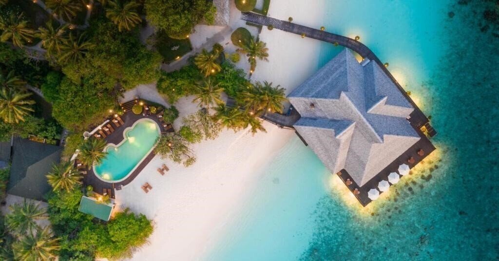 Hotel Adaaran Select Meedhupparu 4*