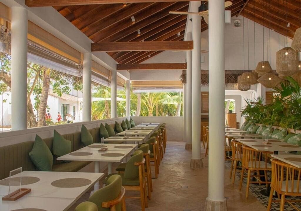 Zdjęcie Stone Hotels, Dhiffushi 4*