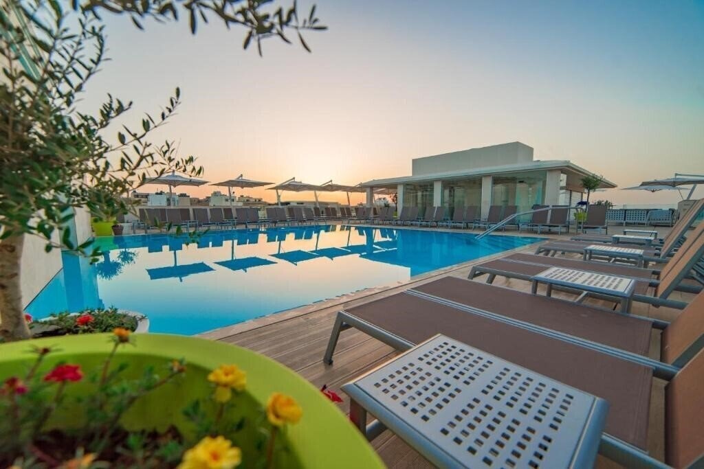 Hotel Maritim Antonine Hotel & SPA 4*