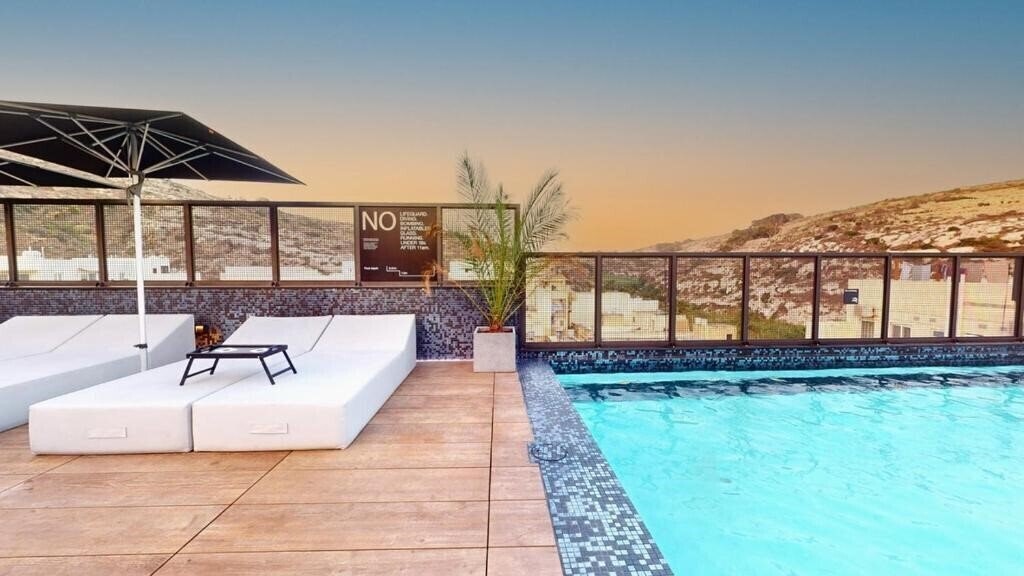 Отель Ulysses Aparthotel 3*