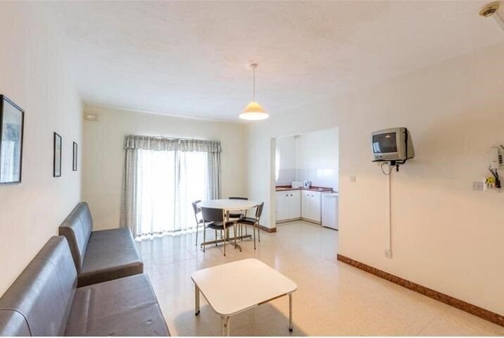 Zdjęcie Huli Hotel & Apartments 2*