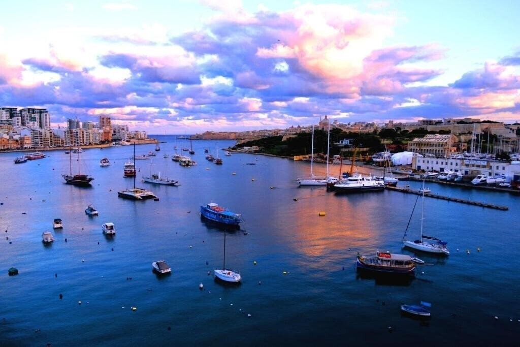 Готель The Kennedy Strand 3*