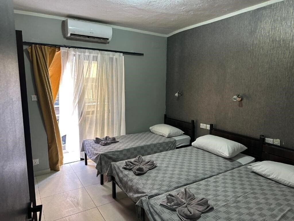 Фото The 7 Apartments 1*