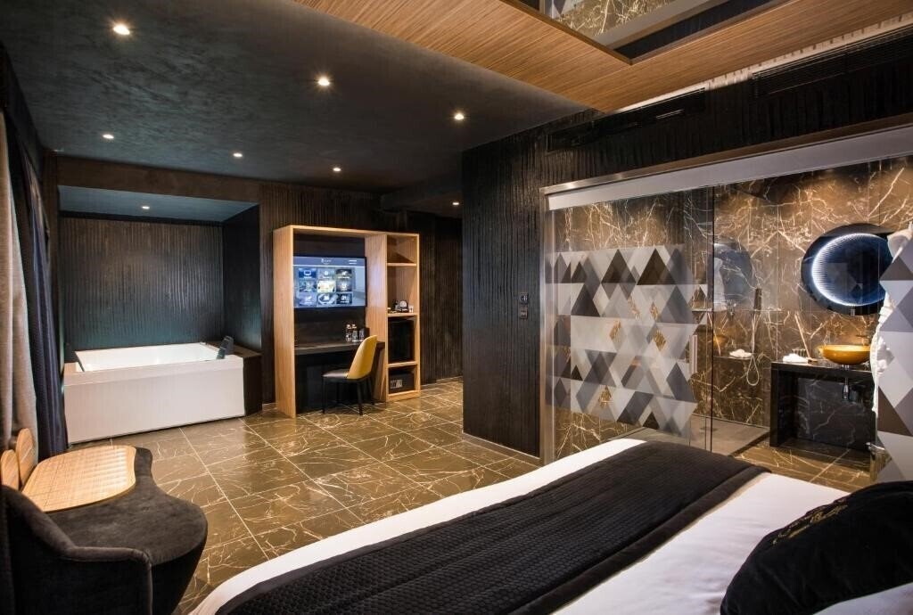 Фотография H Hotel 4*