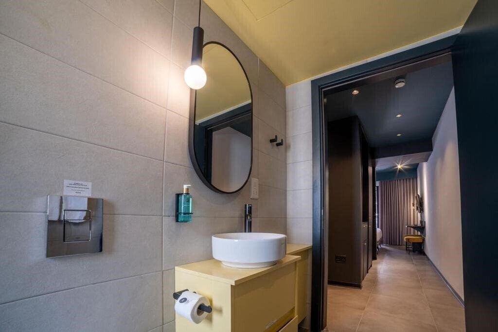 Изображение Eleven By Warren Collection 3*