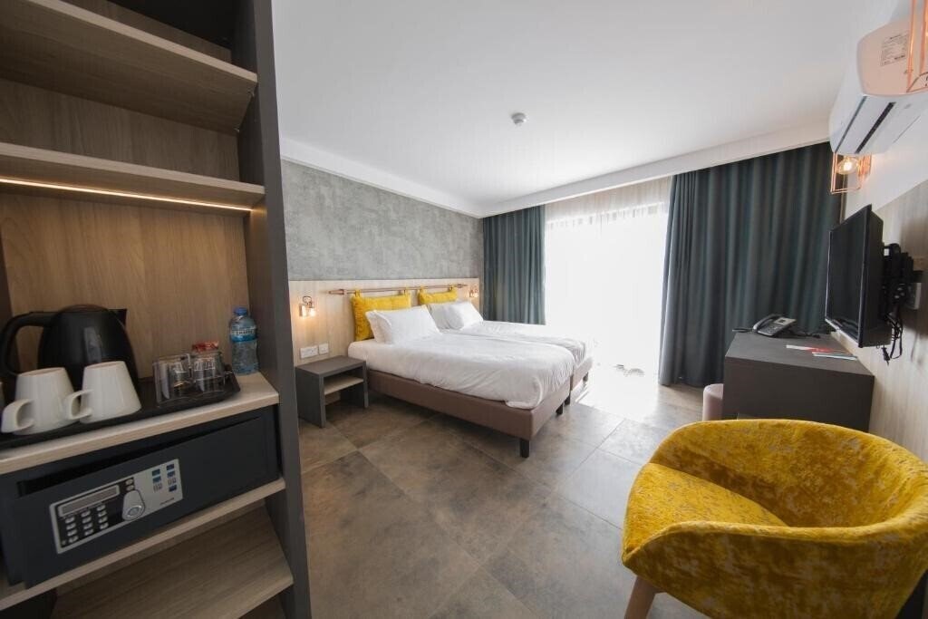 Отель Ivy - Adults Only 3*