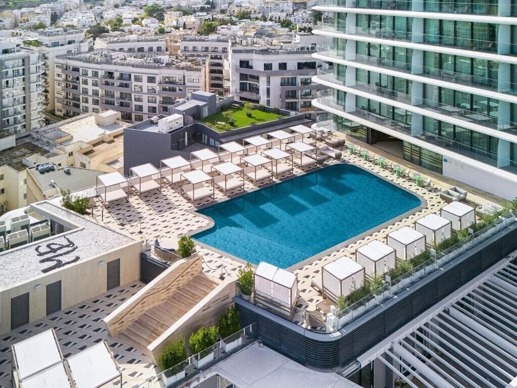 Отель Me Malta 5*