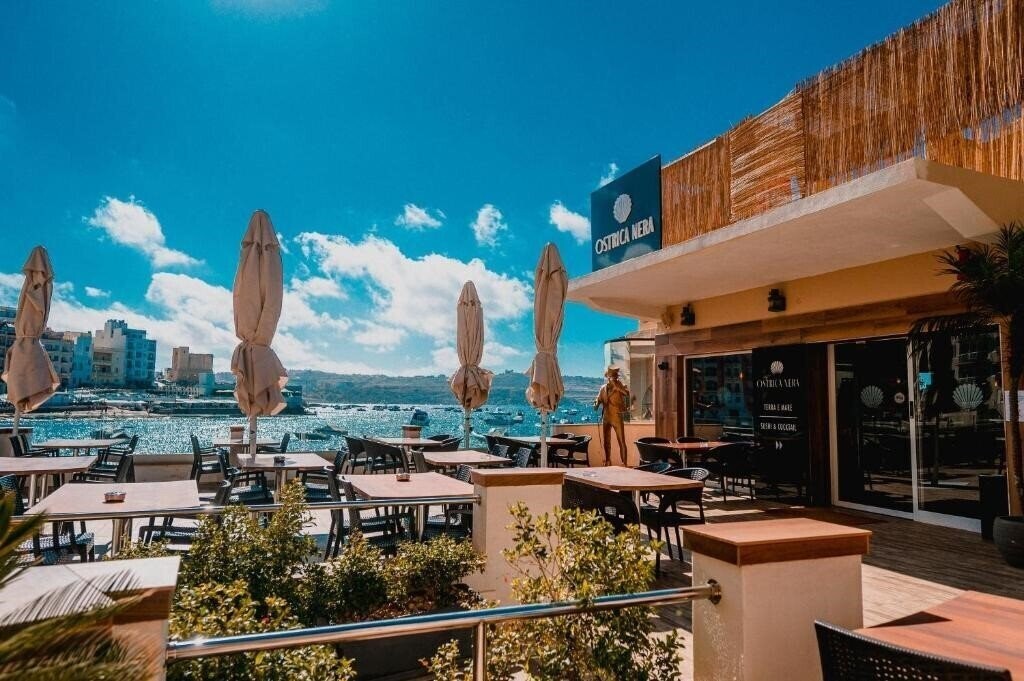 Zdjęcie Gillieru Harbour Hotel 4*