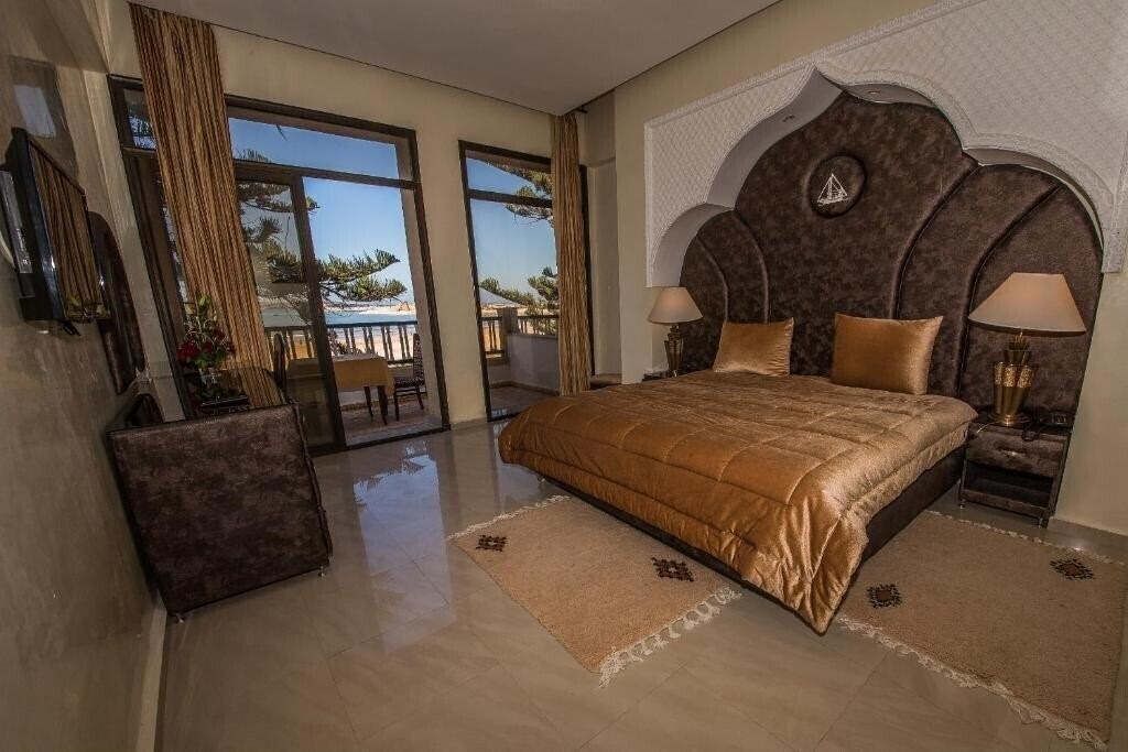 Фото Hotel des Iles 3*