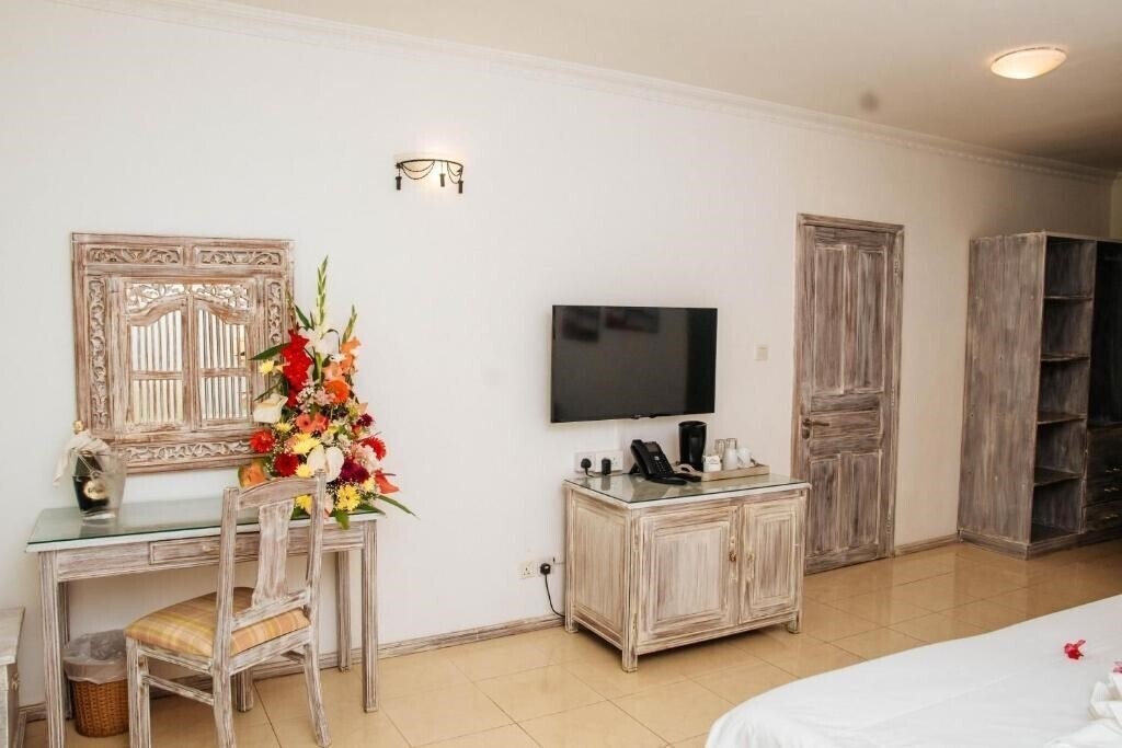 Фотографія Hibiscus Beach Resort & Spa 3*