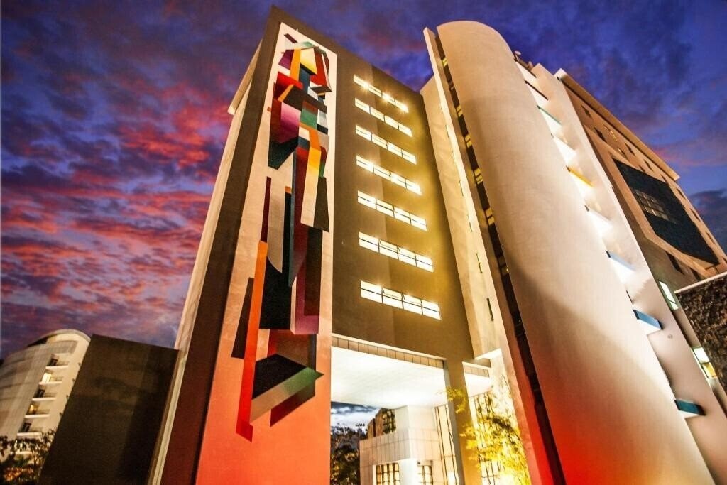 Obraz Hennessy Park Hotel 4*