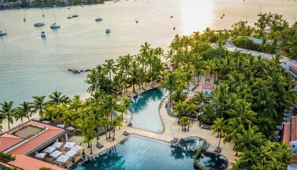 Готель Mauricia Beachcomber Resort & SPA 4*