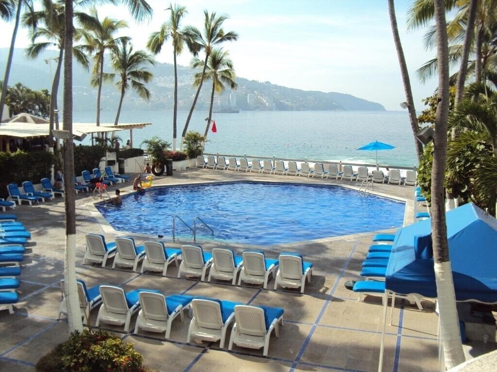 Hotel Acapulco Malibu 4*