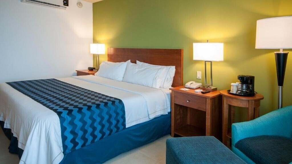 Изображение Holiday Inn Express Cabo San Lucas 5*