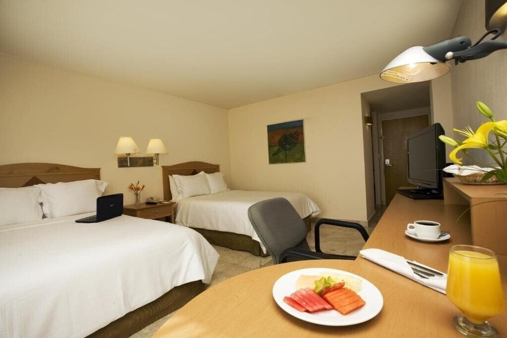 Фото Fiesta Inn Ciudad Del Carmen 4*