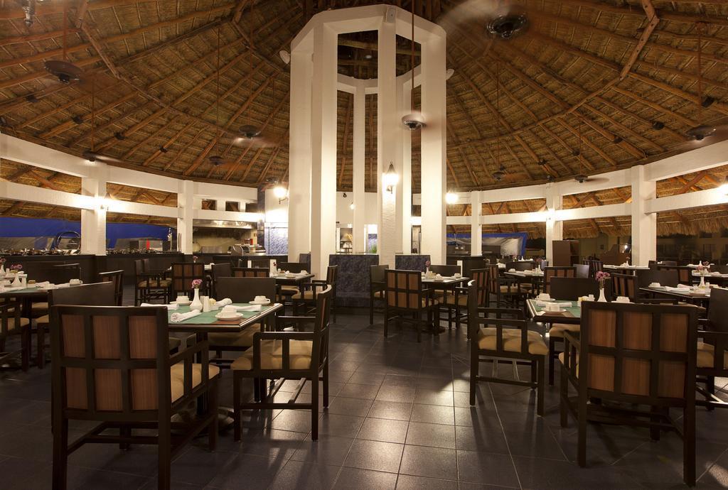 Zdjęcie Emporio Hotel & Suites Cancun 4*