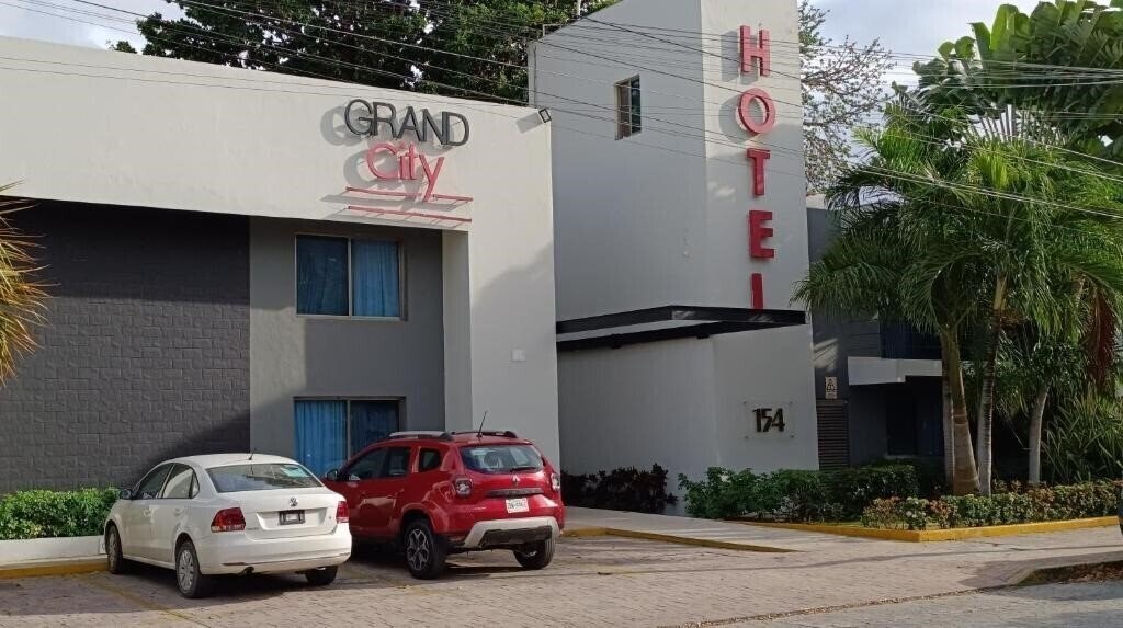 Отель Grand City Hotel 4*