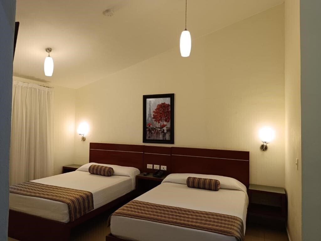Фото Grand City Hotel 4*