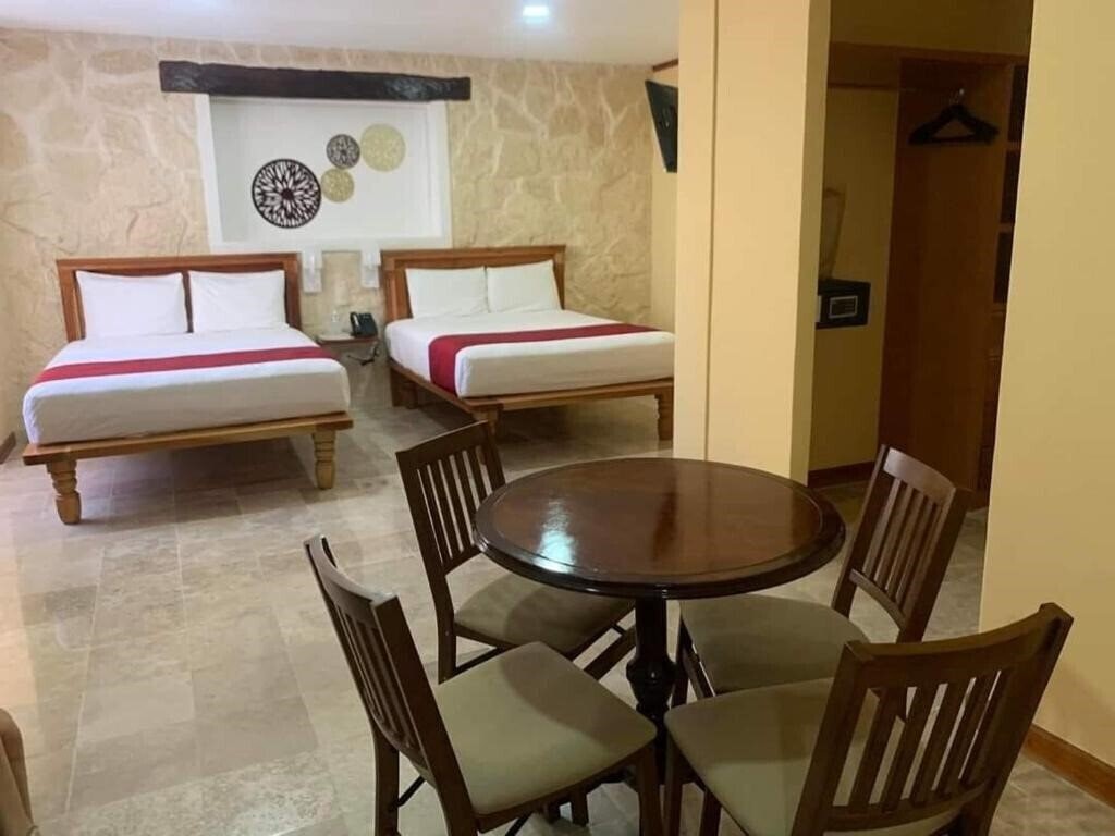 Фото Cancun International Suites 3*
