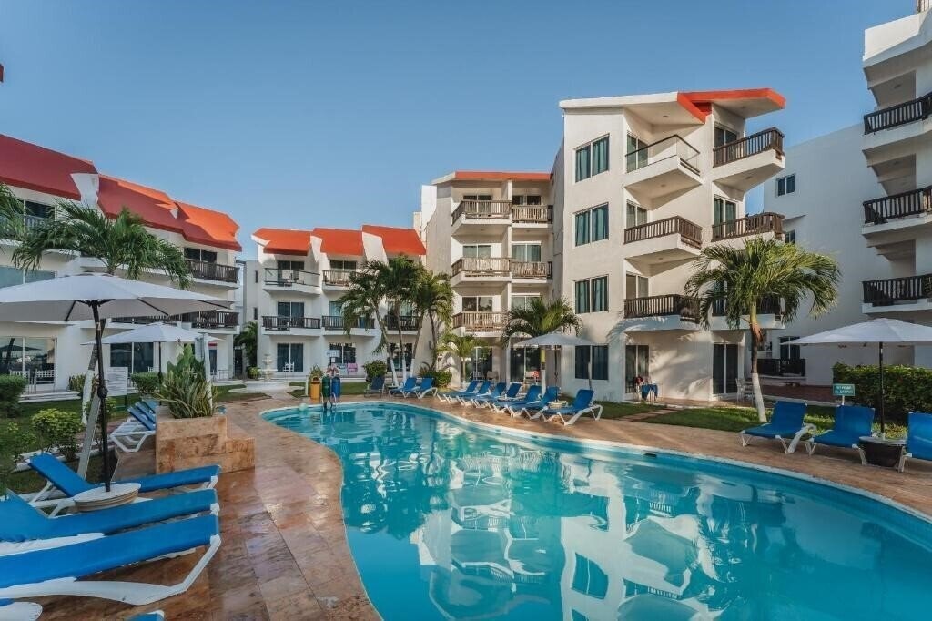 Отель Imperial Las Perlas 3*