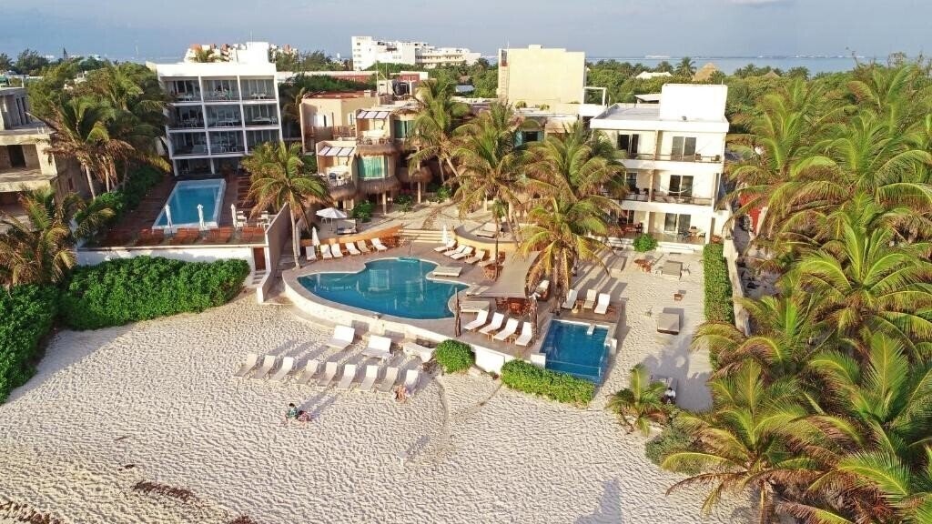 Отель Playa La Media Luna 4*