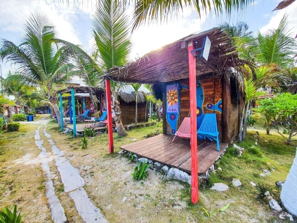 Фото Bluekay Eco Resort (ex. Blue Kay Eco Resort, Blue Kay Mahahual, Eco Cabanas Bluekay) 3*
