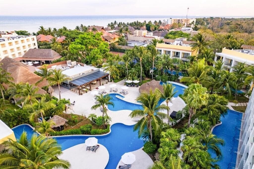 Hotel Secrets Aura Cozumel 4*