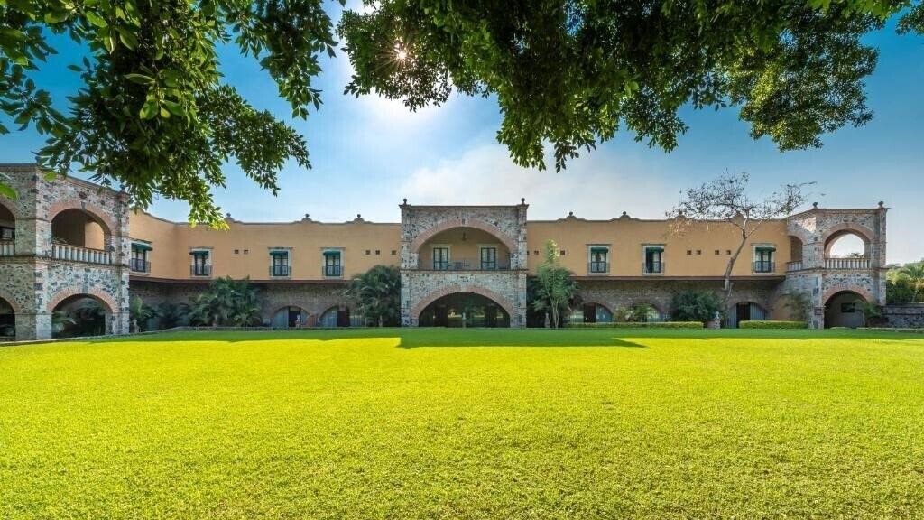 Hotel Fiesta Americana Hacienda San Antonio El Puente 5*