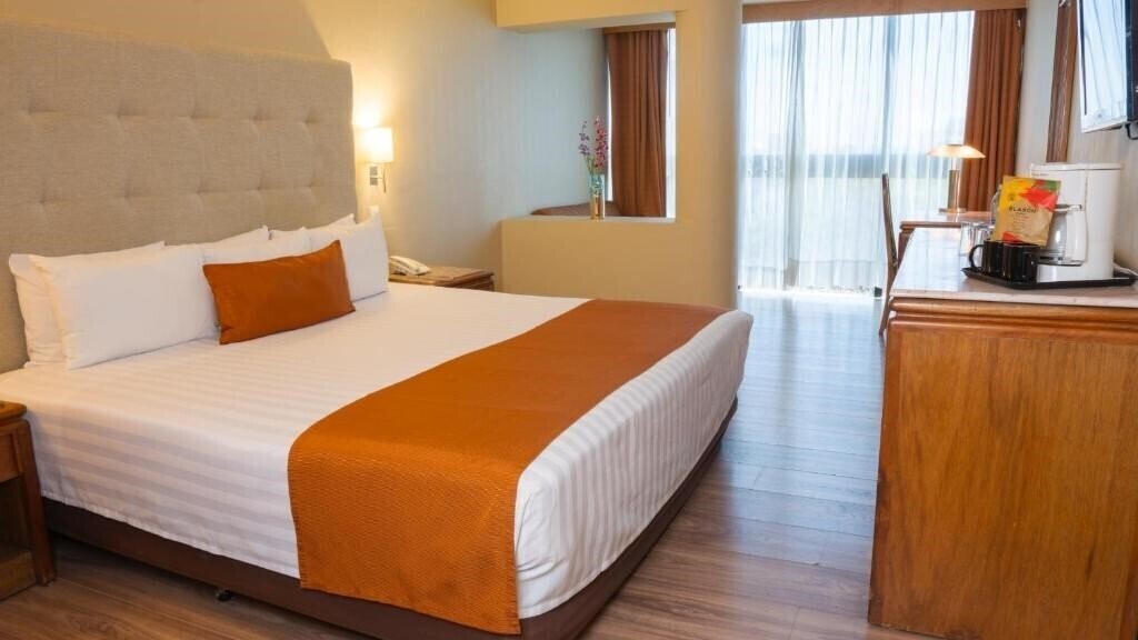 Готель El Diplomatico 4*