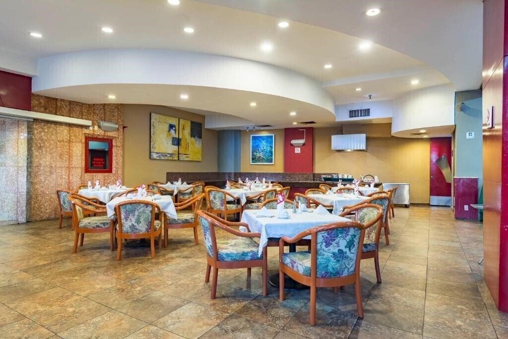 Зображення Hotel Mandarin Carton 4*