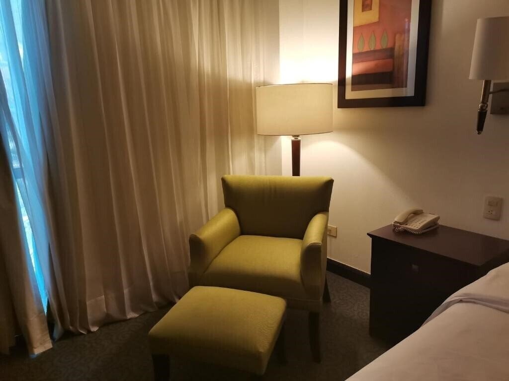Zdjęcie Fiesta Inn Monterrey Valle 4*