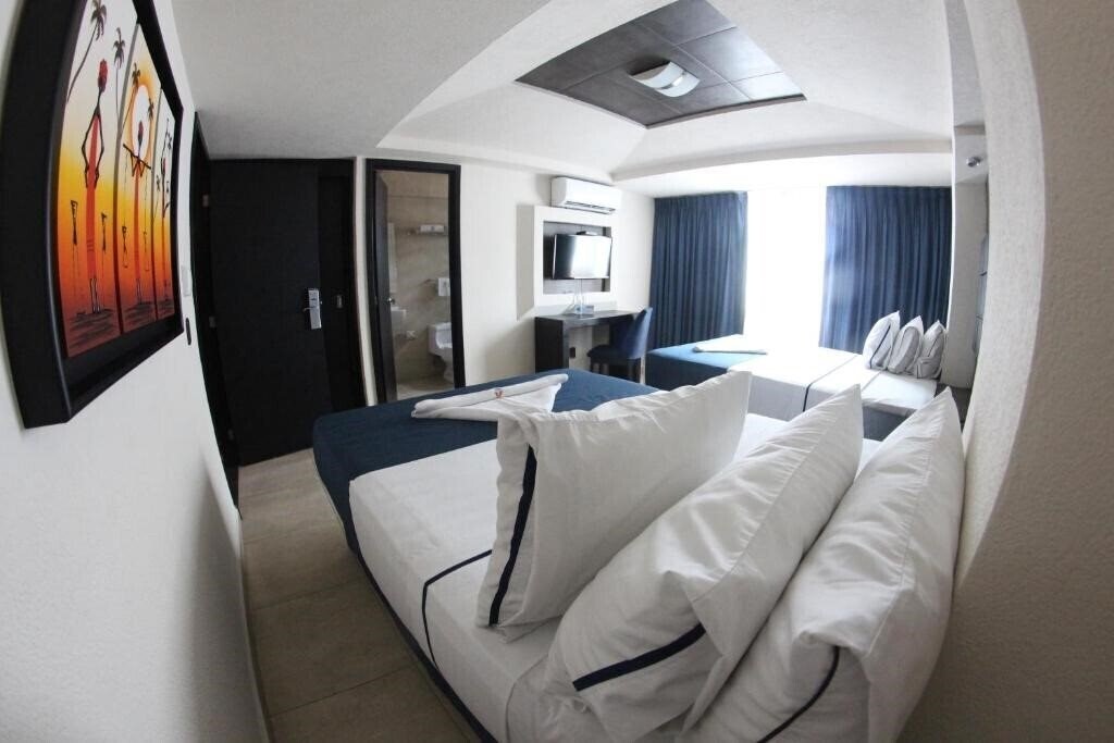 Картинка Portonovo Plaza 4*