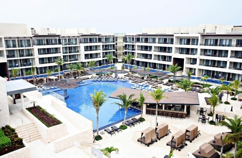 Готель Hideaway At Royalton Riviera Cancun 5*