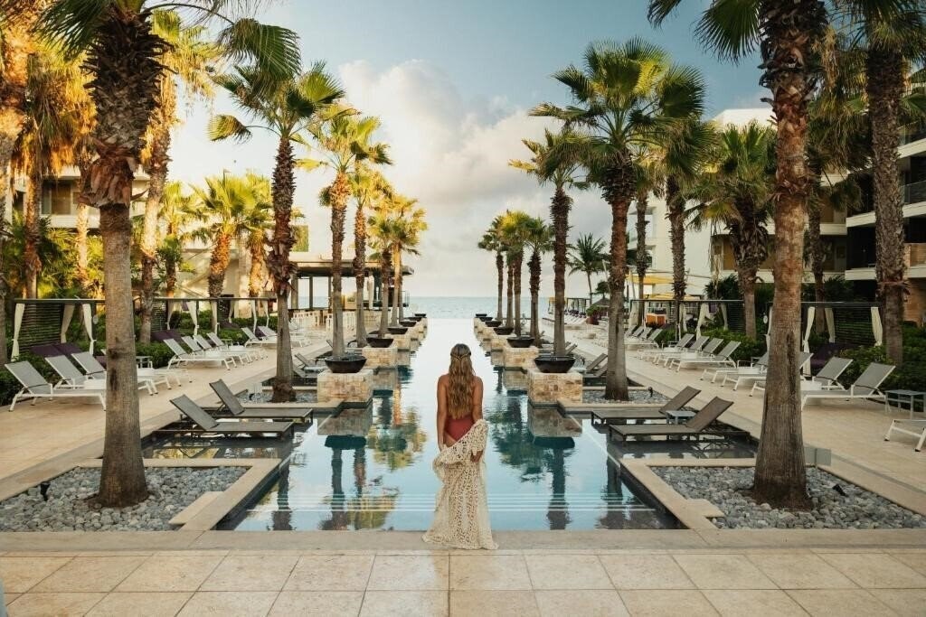 Отель Breathless Riviera Cancun Resort & Spa 5*
