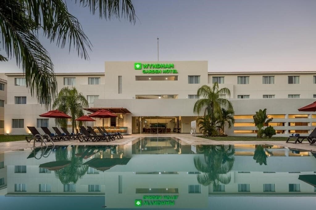Hotel Wyndham Garden Playa Del Carmen 3*