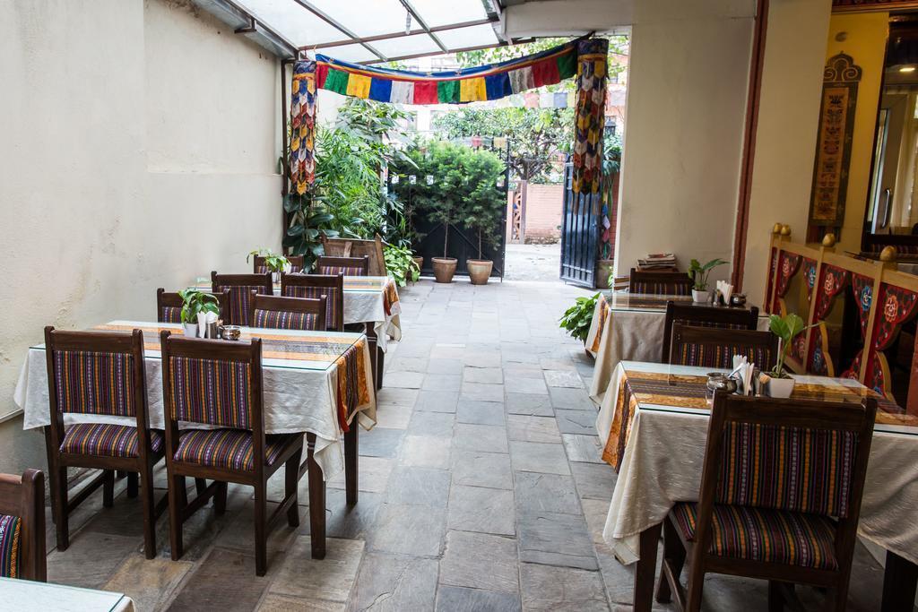 Готель Hotel Yambu 3*