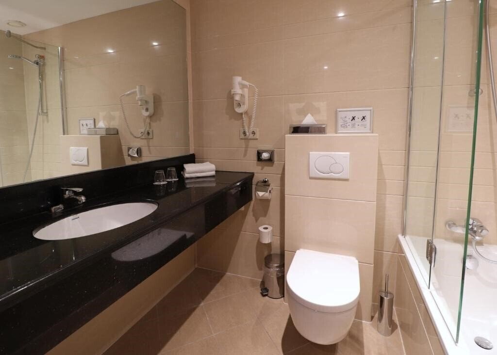 Готель Best Western Blue Tower 4*